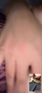 骚逼穿着情趣揉逼给我看绝对的骚母狗