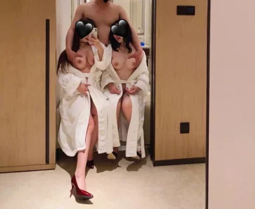 姐妹都是大骚逼！